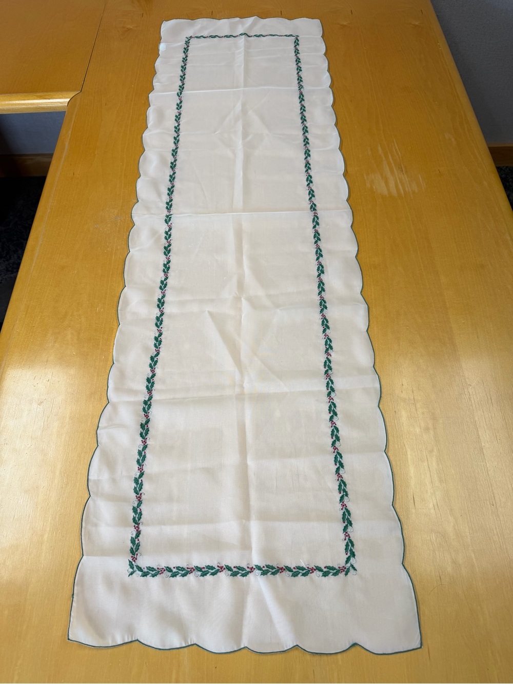 Vintage Sheer Christmas Table Runner/dresser Scarf 55inx16in